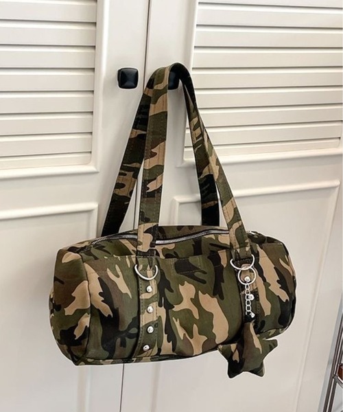 CANVAS+(キャンバスプラス)の「【CANVAS+】チャーム付きミニドラムバッグ(ショルダーバッグ・レディース・グレー/カーキ・FREE)」の6枚目の写真