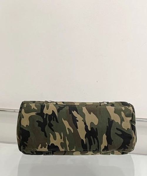 CANVAS+(キャンバスプラス)の「【CANVAS+】チャーム付きミニドラムバッグ(ショルダーバッグ・レディース・グレー/カーキ・FREE)」の12枚目の写真