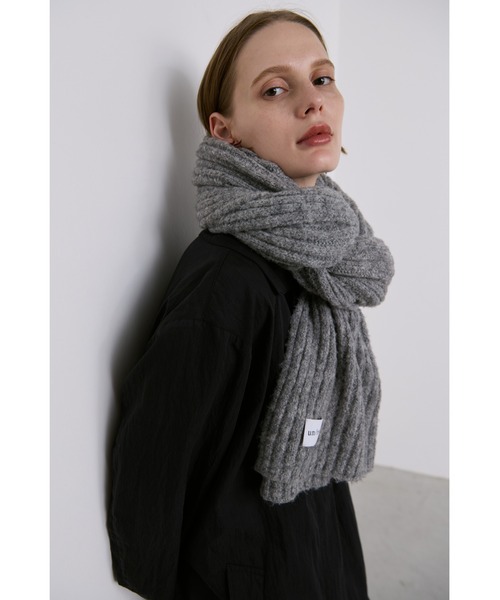 un/neu(アンノイ)の「ミックスカラーニットビッグストール / 大判ストール / マフラー(マフラー・レディース・グレー/イエロー/コバルトブルー/レッド/ピンク/ライトピンク/ダークグリーン・FREE)」の17枚目の写真