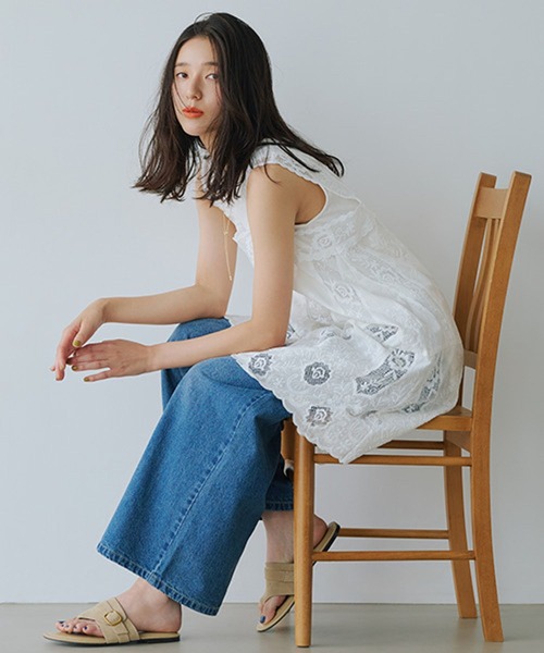 studio CLIP（スタディオクリップ）の「タックストレートデニムパンツ[プチ・プラスサイズあり]《CLIP denim》（デニムパンツ・レディース・ブルー/ブラウン/ブラック/ライトブルー/ライトグレー・LARGE/PF/ﾌﾘｰ(L)/MEDIUM）」の11枚目の写真