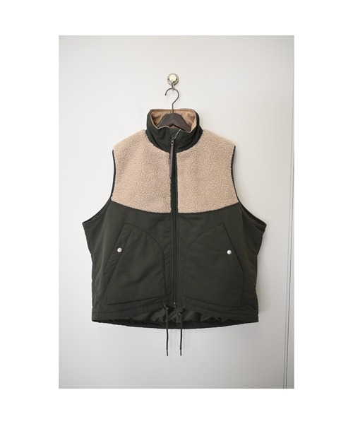 r.（アールドット）の「ボア切替　中わたベスト（ダウンベスト・レディース・キナリ/オリーブ/ブラック・FREE）」の9枚目の写真