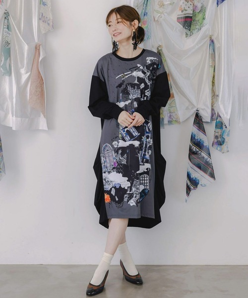 ScoLar(スカラー)の「ScoLar(スカラー) 不思議な街柄タック入りワンピース(ワンピース・レディース・ブラック・MEDIUM)」の3枚目の写真