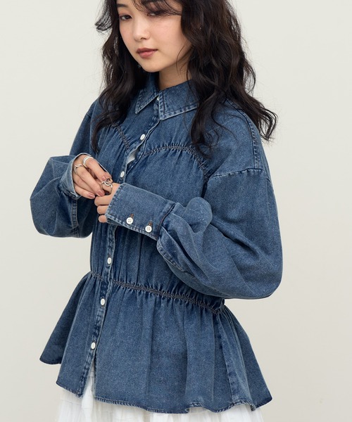 NOGLE(ノグル)の「【NOGLE/ノグル】シャーリングデニムシャツ(シャツ/ブラウス・レディース・ブルー/ブラック・FREE)」の7枚目の写真
