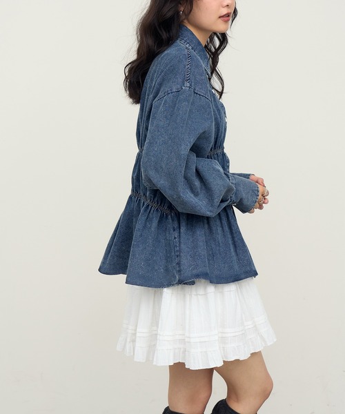 NOGLE(ノグル)の「【NOGLE/ノグル】シャーリングデニムシャツ(シャツ/ブラウス・レディース・ブルー/ブラック・FREE)」の3枚目の写真
