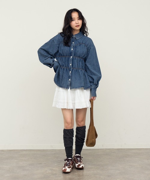 NOGLE(ノグル)の「【NOGLE/ノグル】シャーリングデニムシャツ(シャツ/ブラウス・レディース・ブルー/ブラック・FREE)」の6枚目の写真