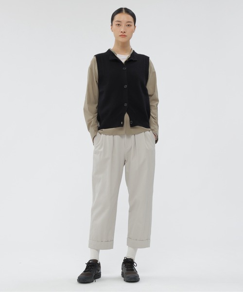 MARGARET HOWELL（マーガレットハウエル）の「MERINO CASHMERE（カーディガン/ボレロ・レディース・ブラック/ベージュ・2）」の6枚目の写真