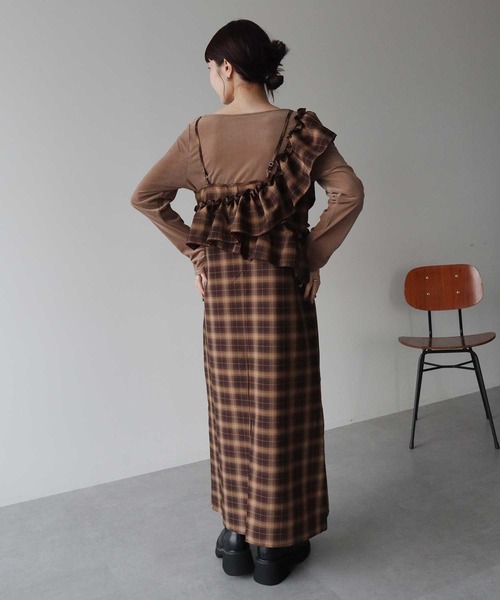 earth music&ecology(アースミュージックアンドエコロジー)の「【2025AW】2wayフリルチェックキャミワンピース(ワンピース・レディース・ブラック/ブラウン・FREE)」の5枚目の写真