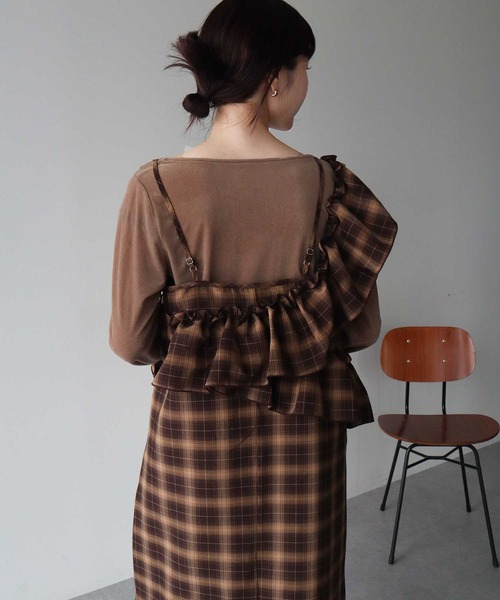 earth music&ecology(アースミュージックアンドエコロジー)の「【2025AW】2wayフリルチェックキャミワンピース(ワンピース・レディース・ブラック/ブラウン・FREE)」の9枚目の写真