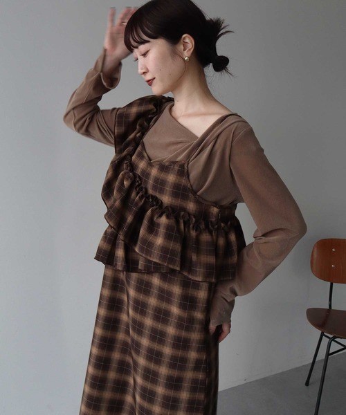 earth music&ecology(アースミュージックアンドエコロジー)の「【2025AW】2wayフリルチェックキャミワンピース(ワンピース・レディース・ブラック/ブラウン・FREE)」の7枚目の写真