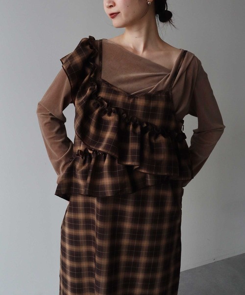 earth music&ecology(アースミュージックアンドエコロジー)の「【2025AW】2wayフリルチェックキャミワンピース(ワンピース・レディース・ブラック/ブラウン・FREE)」の8枚目の写真