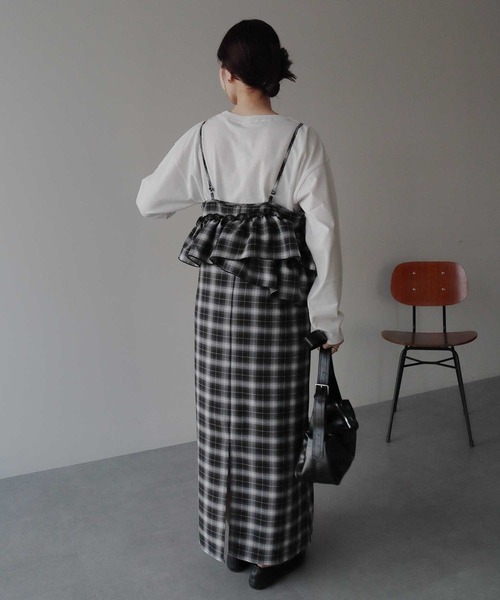 earth music&ecology(アースミュージックアンドエコロジー)の「【2025AW】2wayフリルチェックキャミワンピース(ワンピース・レディース・ブラック/ブラウン・FREE)」の12枚目の写真