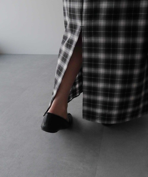 earth music&ecology(アースミュージックアンドエコロジー)の「【2025AW】2wayフリルチェックキャミワンピース(ワンピース・レディース・ブラック/ブラウン・FREE)」の14枚目の写真