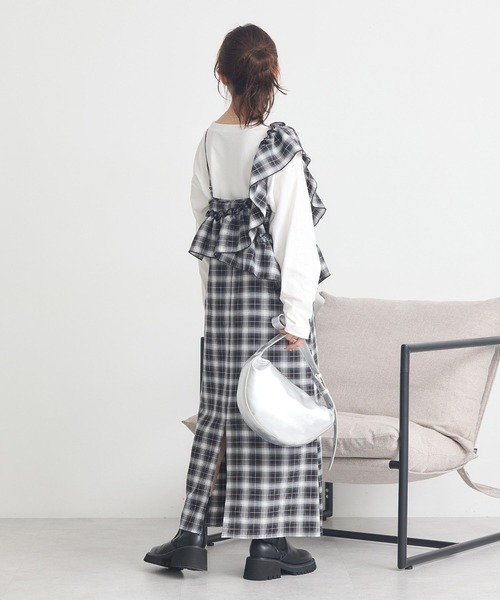 earth music&ecology(アースミュージックアンドエコロジー)の「【2025AW】2wayフリルチェックキャミワンピース(ワンピース・レディース・ブラック/ブラウン・FREE)」の22枚目の写真