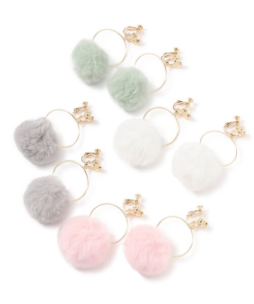 LOVETOXIC(ラブトキシック)の「ファーイヤリング(イヤリング・キッズ・オフホワイト/グリーン/ピンク/グレー・F)」の9枚目の写真