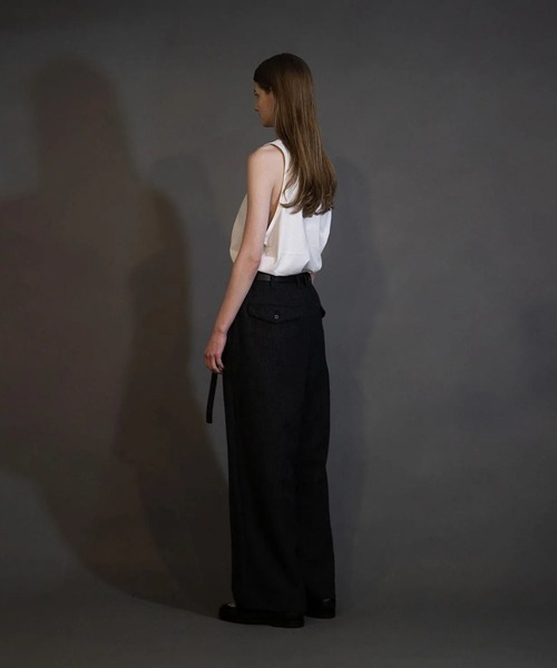 my beautiful landlet(マイビューティフルランドレット)の「【my beautiful landlet】 BISHU WOOL TUCK PANTS(その他パンツ・メンズ・ネイビー/ブラック/グレー/チャコールグレー・1/0/2)」の6枚目の写真