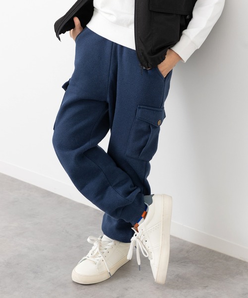 chil2（チルツー）の「裏起毛 カーゴパンツ（カーゴパンツ・キッズ・ネイビー/ブラック/カーキ・90cm/100cm/110cm/120cm/130cm/140cm/150cm）」の3枚目の写真