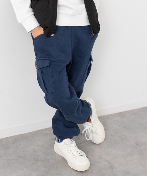 chil2（チルツー）の「裏起毛 カーゴパンツ（カーゴパンツ・キッズ・ネイビー/ブラック/カーキ・90cm/100cm/110cm/120cm/130cm/140cm/150cm）」の9枚目の写真