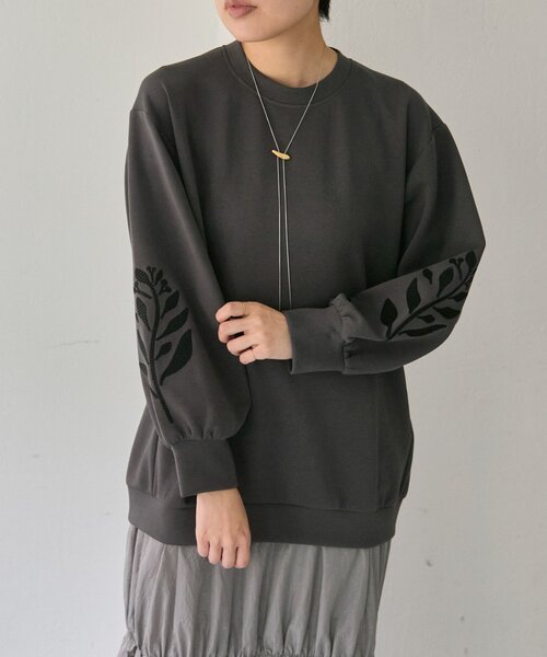 ear PAPILLONNER（イアパピヨネ）の「ドッキング刺繍ワンピース【SUM1 STYLE】（ワンピース・レディース・グレー・FREE）」の9枚目の写真