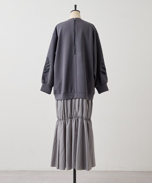 ear PAPILLONNER（イアパピヨネ）の「ドッキング刺繍ワンピース【SUM1 STYLE】（ワンピース・レディース・グレー・FREE）」の16枚目の写真