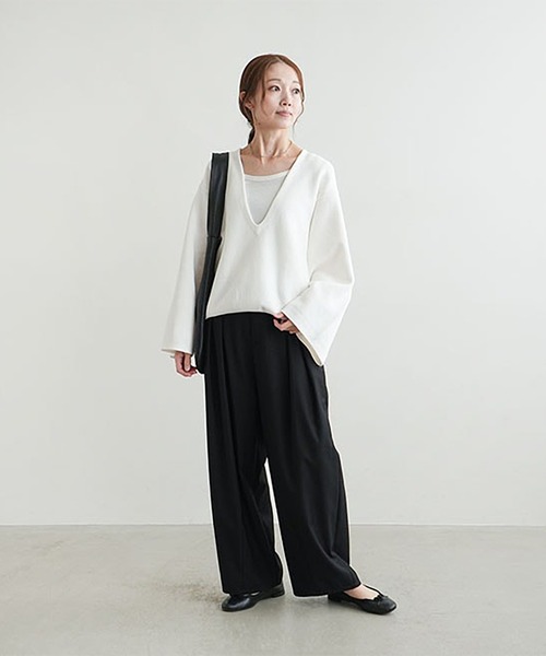 SOLAMONAT（ソラモナ）の「ウエハースニットワイドスリーブVネックプルオーバー（ニット/セーター・レディース・チャコールグレー/ホワイト/ライトグレー/ブラック・FREE）」の11枚目の写真