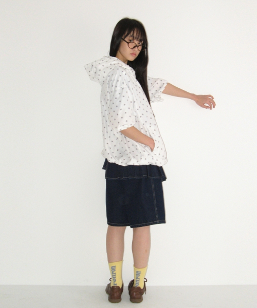 RONRON(ロンロン)の「HOODED HALF SLEEVE WINDBREAKER WHITE STAR(マウンテンパーカー・レディース・その他・FREE)」の3枚目の写真