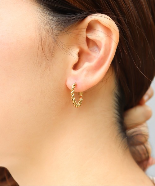 ieLS(イエルズ)の「金属アレルギー対応「ieLS」ステンレス ツイストフープピアス(ピアス(両耳用)・レディース・シルバー/ゴールド・ONE SIZE)」の7枚目の写真