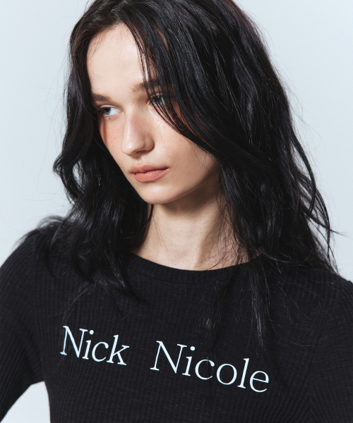 NICK&NICOLE(ニックアンドニコール)の「OBLIQUE LINE LONG SLEEVE TOP_BLACK(Tシャツ/カットソー・レディース・その他・MEDIUM)」の2枚目の写真