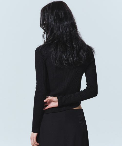NICK&NICOLE(ニックアンドニコール)の「OBLIQUE LINE LONG SLEEVE TOP_BLACK(Tシャツ/カットソー・レディース・その他・MEDIUM)」の3枚目の写真