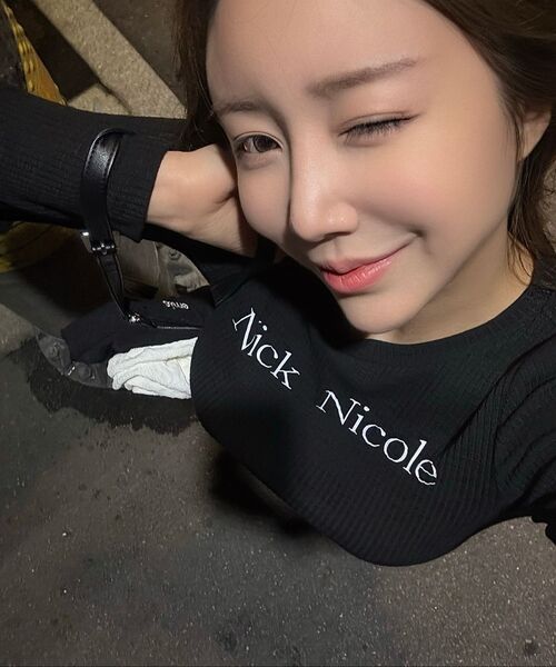 NICK&NICOLE(ニックアンドニコール)の「OBLIQUE LINE LONG SLEEVE TOP_BLACK(Tシャツ/カットソー・レディース・その他・MEDIUM)」の6枚目の写真