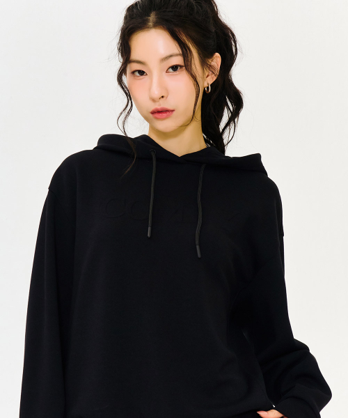 CHASECULT(チェイスカルト)の「女性エンボスプリントフードパーカー-ブラック(パーカー・レディース・ブラック・90/85)」の5枚目の写真