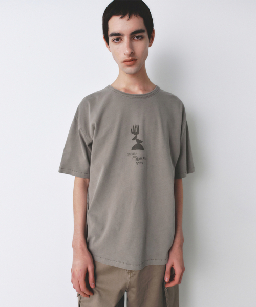 INSILENCE(インサイロンス)の「フェイデッドグラフィックTシャツ BEIGE(Tシャツ/カットソー・レディース・その他・SMALL/MEDIUM/LARGE)」の1枚目の写真