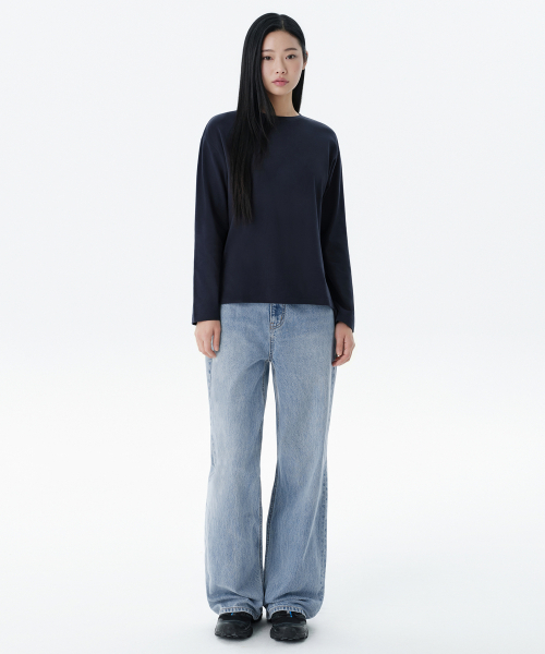MUSINSA STANDARD WOMAN(ムシンサスタンダードウーマン)の「レディースワイドデニムパンツ【ライトインディゴ】(デニムパンツ・レディース・その他・32/30/23/24/25/26/27/28/29)」の1枚目の写真