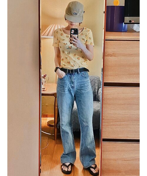 MUSINSA STANDARD WOMAN(ムシンサスタンダードウーマン)の「レディースワイドデニムパンツ【ライトインディゴ】(デニムパンツ・レディース・その他・32/30/23/24/25/26/27/28/29)」の19枚目の写真