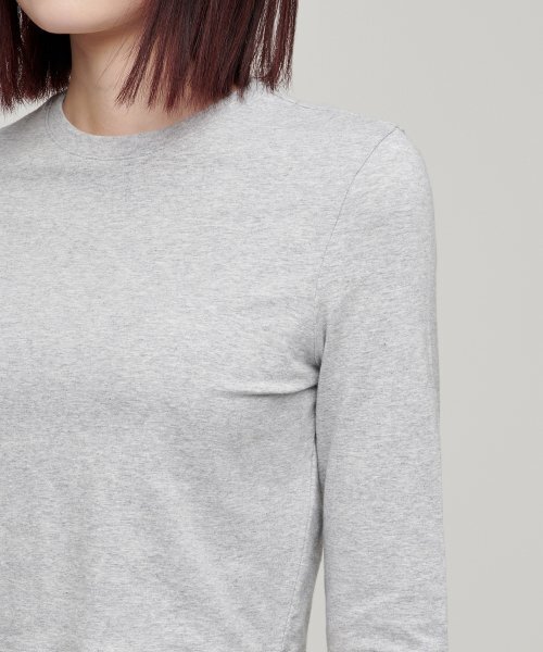 MUSINSA STANDARD WOMAN（ムシンサスタンダードウーマン）の「ウィメンズスリムクロップクルーネック長袖Tシャツ[ミディアムグレー]（Tシャツ/カットソー・レディース・その他・SMALL/MEDIUM/LARGE/X-SMALL）」の9枚目の写真