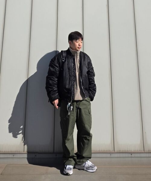 MUSINSA STANDARD（ムシンサスタンダード）の「[シティレジャー] ワイドベルトカーゴパンツ [カーキ]（スウェットパンツ・メンズ・その他・40/38/42/36/34/32/30/26/27/28/29/31/33）」の15枚目の写真