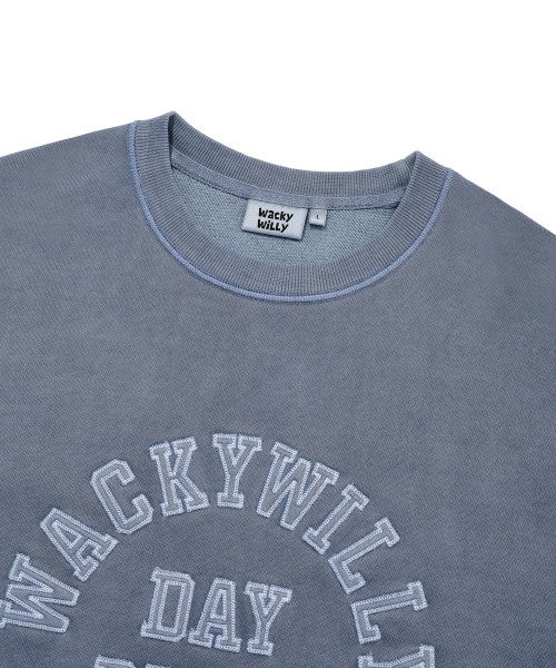 Wacky WiLLy(ワッキーウィリー)の「タイポグラフィックピグメントマンツーマンブルー(スウェット・レディース・その他・SMALL/MEDIUM/LARGE/X-LARGE)」の4枚目の写真