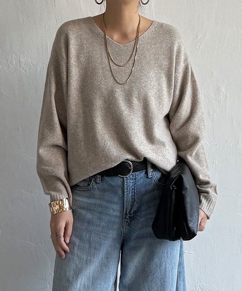 LBC（エルビーシー）の「アンゴラコンVネックニット（ニット/セーター・レディース・ベージュ/パープル/グリーン/ライトブルー/グレー・M/L）」の3枚目の写真