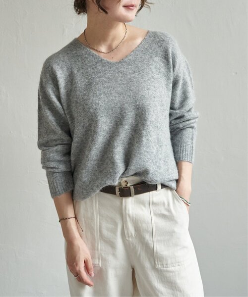 LBC（エルビーシー）の「アンゴラコンVネックニット（ニット/セーター・レディース・ベージュ/パープル/グリーン/ライトブルー/グレー・M/L）」の2枚目の写真