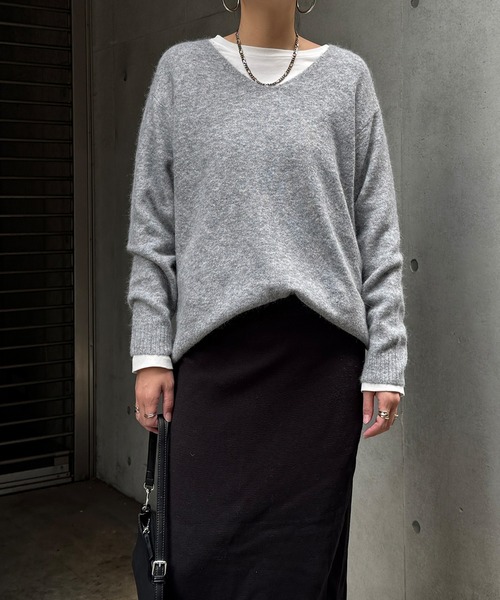 LBC（エルビーシー）の「アンゴラコンVネックニット（ニット/セーター・レディース・ベージュ/パープル/グリーン/ライトブルー/グレー・M/L）」の7枚目の写真