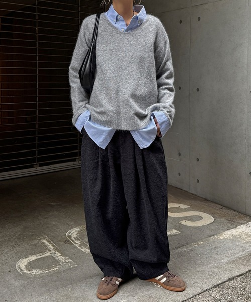 LBC（エルビーシー）の「アンゴラコンVネックニット（ニット/セーター・レディース・ベージュ/パープル/グリーン/ライトブルー/グレー・M/L）」の16枚目の写真