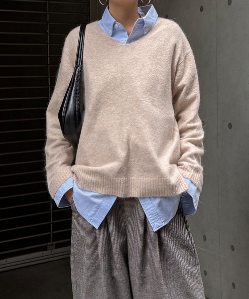 LBC（エルビーシー）の「アンゴラコンVネックニット（ニット/セーター・レディース・ベージュ/パープル/グリーン/ライトブルー/グレー・M/L）」の20枚目の写真