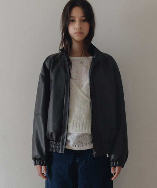 ANDNEEDS（アンドニーズ）の「Arco leather jumper (black)（ブルゾン・レディース・その他・FREE）」の2枚目の写真
