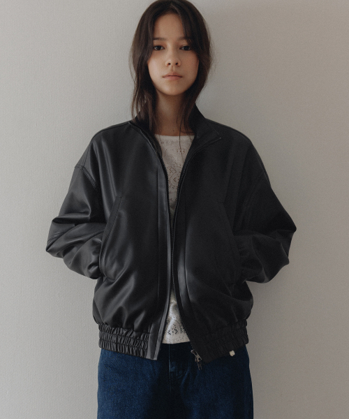 ANDNEEDS（アンドニーズ）の「Arco leather jumper (black)（ブルゾン・レディース・その他・FREE）」の3枚目の写真