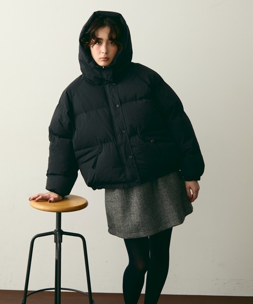 Trish（トリッシュ）の「フードパフィーショートジャケット（ダウンジャケット/コート・レディース・ブラック/ホワイト/ブラウン・FREE）」の9枚目の写真