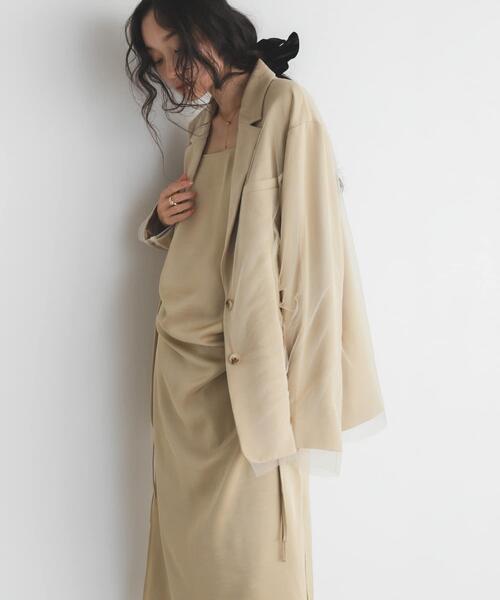 KBF（ケイビーエフ）の「ドロストサテンキャミワンピース（ワンピース・レディース・ブラウン/ベージュ・ONE）」の21枚目の写真