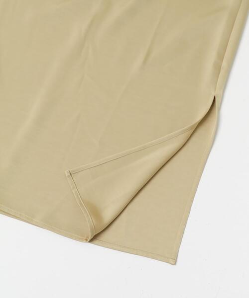 KBF（ケイビーエフ）の「ドロストサテンキャミワンピース（ワンピース・レディース・ブラウン/ベージュ・ONE）」の5枚目の写真