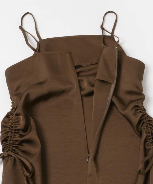 KBF（ケイビーエフ）の「ドロストサテンキャミワンピース（ワンピース・レディース・ブラウン/ベージュ・ONE）」の9枚目の写真