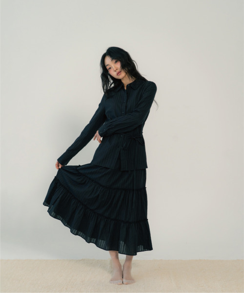 ZIZEMUSEUM(ジゼミュージアム)の「JACQUARD TIERED SKIRT (BLACK)(スカート・レディース・その他・SMALL/MEDIUM/LARGE)」の2枚目の写真