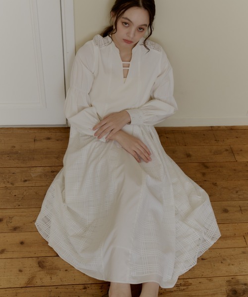 OLUN(オルン)の「docking layered onepiece/ドッキングレイヤードワンピース(ワンピース・レディース・ブラック/アイボリー・SMALL/X-SMALL/FREE)」の4枚目の写真