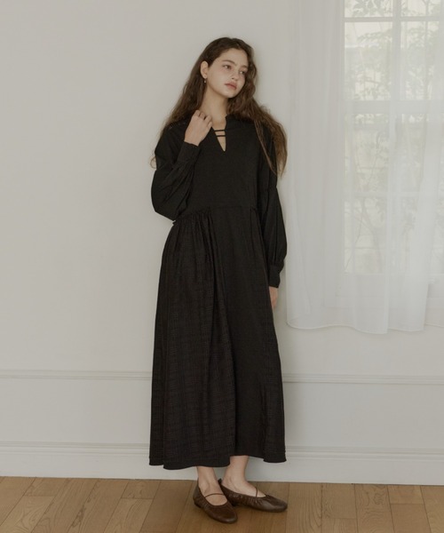 OLUN(オルン)の「docking layered onepiece/ドッキングレイヤードワンピース(ワンピース・レディース・ブラック/アイボリー・SMALL/X-SMALL/FREE)」の22枚目の写真